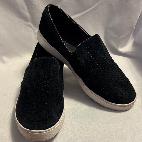Vionic Kani Slip-On Perforated Sneaker Black Women’s Size 10 - Picture 1 of 11